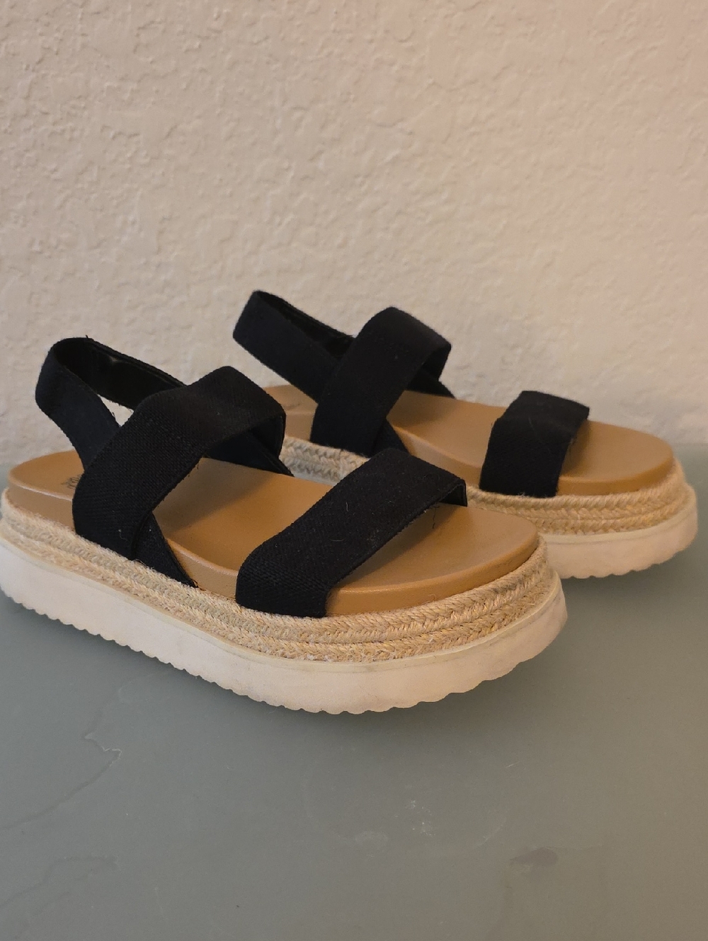 wild fable Black Strappy Platform Sandals Size 8